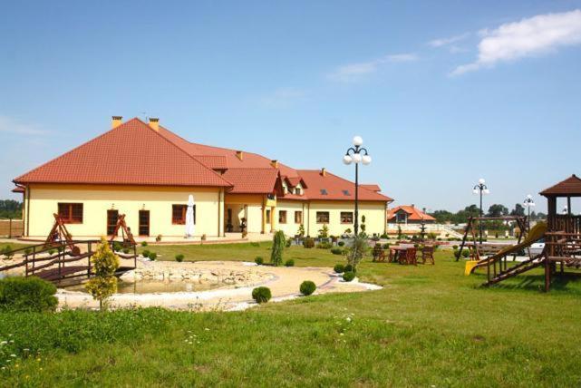 Hotel Wasik Krogulcza Exterior photo